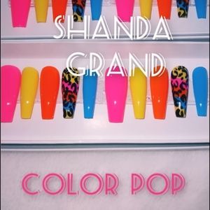 Lux Press-On Nail Set (Coffin Shape)